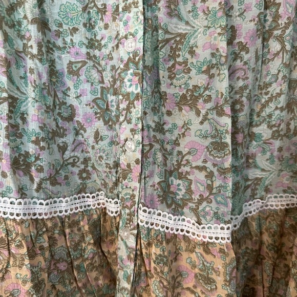 Cato Women’s Short Sleeve Green & Pink Button Up Floral Lace Blouse Sz L GUC - Picture 3 of 8